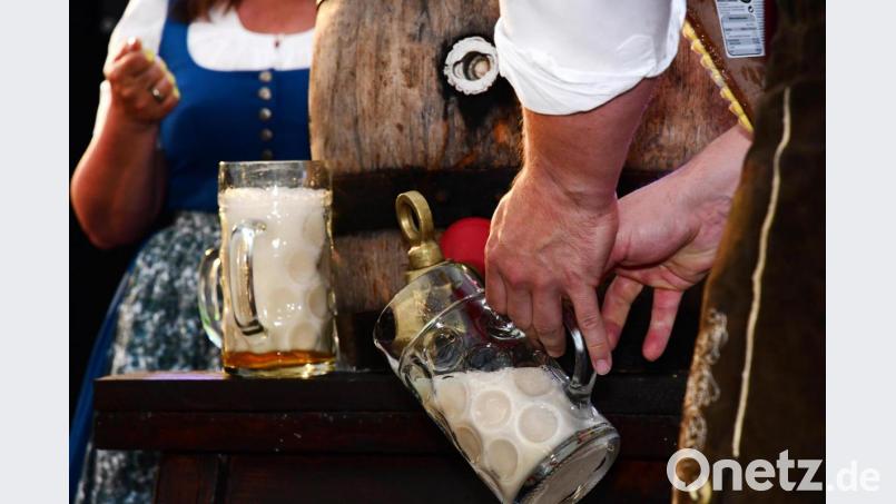 Weil etwa der Bierausschank auf Festen fehlt, mussten Brauereien in der Coronakrise teilweise Kurzarbeit anmelden. Und das, obwohl der Bierverkauf im Handel gestiegen ist. Archivbild: Petra Hartl