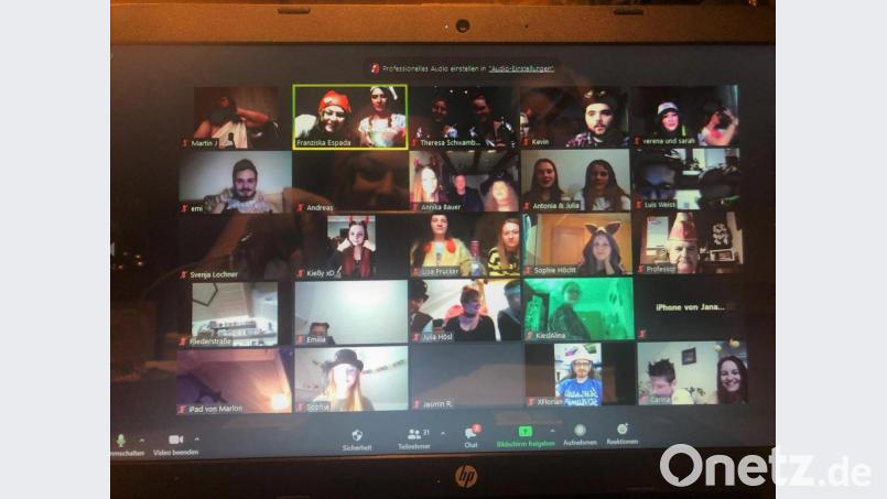 So geht der Coronaafsching 2021: Virtueller Spaß ersetzt nciht das Original, aber immerhin wurde der Faschingsdienstag für die TSV-Tänzerinnen und Tänzer einkurzweiliger Abend. Bild: ubb