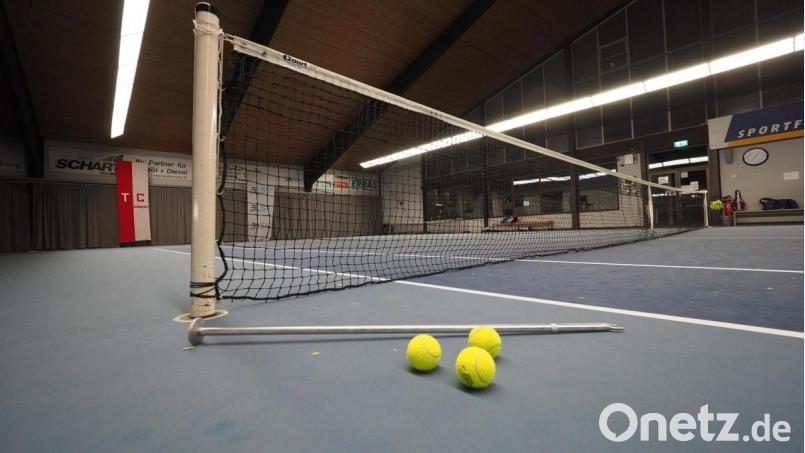 150 Quadratmeter für zwei Tennisspieler – da sollte doch ein Training möglich sein. Bisher ist Tennis wie andere Sportarten auch in Bayern verboten. In Baden-Württemberg hingegen erlaubt. Archivbild: ref