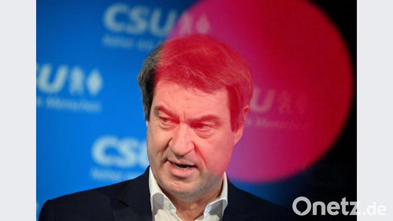 Markus Söder, CSU-Parteivorsitzender und bayerischer Ministerpräsident, gibt vor Beginn der Videokonferenz des CSU-Vorstands ein Statement ab. Bild: Peter Kneffel/dpa