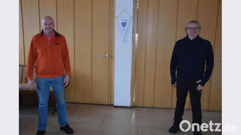 Seit 2014 führt Andreas Dreßel (rechts) den ATS Mitterteich als Vorsitzender, Kassier ist Peter Haibach. Der 340 Mitglieder zählende Traditionsverein hätte im vergangenen Jahr eigentlich 110-jähriges Bestehen feiern können, doch das war coronabedingt nicht möglich. Bild: jr