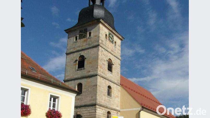 Der Kirchturm der Waldecker Pfarrkirche besteht steht mittlerweile 200 Jahren. Archivbild: hl