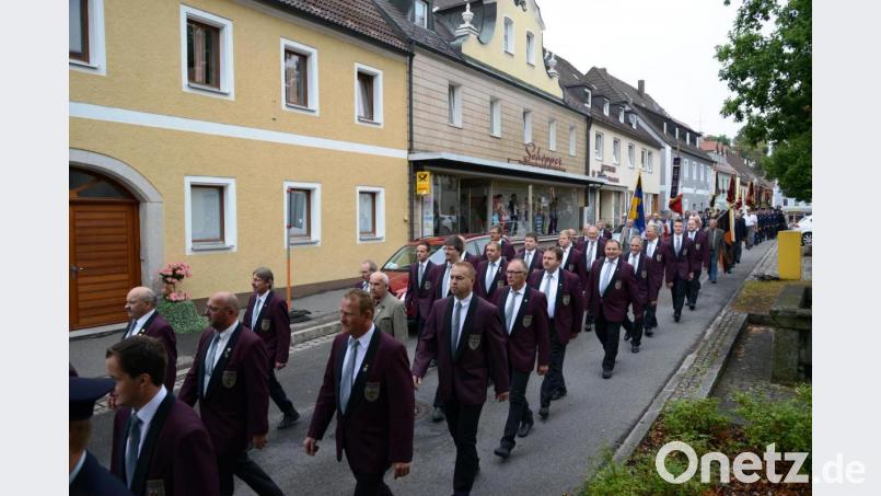 2015 feierte der Männergesangveren 1895 Pleystein mit einem Kirchenzug sein 120-jähriges Bestehen. Ob heuer das im letzten Jahr ausgefallene Jubiläumfest zum 125. Geburtstag gefeiert werden kann, ist noch offen. Archivbild: bey