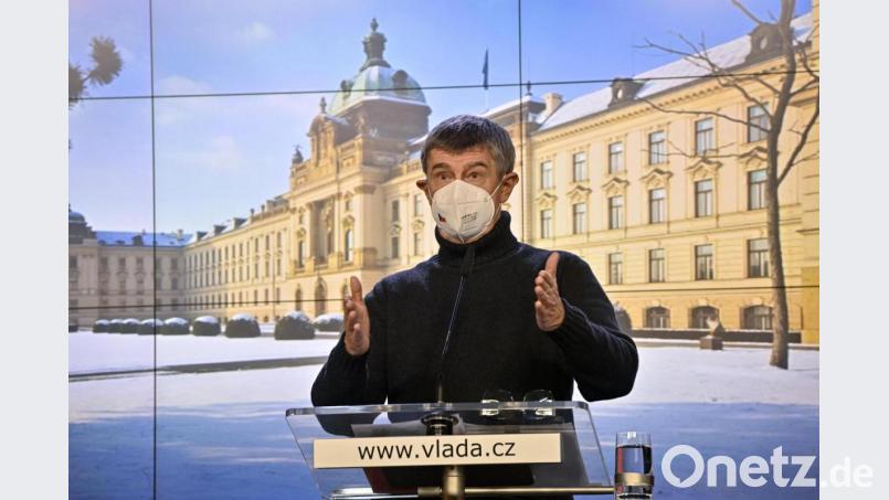 Andrej Babis, Ministerpräsident von Tschechien, spricht bei einer Pressekonferenz im Anschluss einer außerordentlichen Regierungssitzung zur Lage in der Corona-Pandemie. Archivbild: Vít Šimánek/dpa