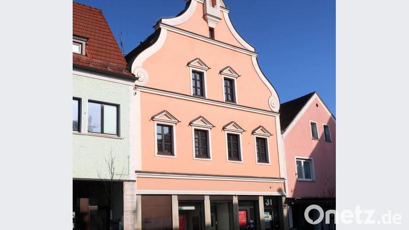 In dieses historische Gebäude in der Friedrich-Ebert-Straße wird im Parterre das Tourismusbüro und im Obergeschoss das Kulturamt der Stadt einziehen. Bild: Hirsch