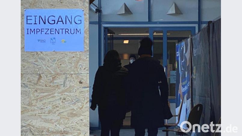 Das Nabburger Impfzentrum wird an seine Kapazitätsgrenze stoßen. Landkreis und B.A.D sind auf der Suche nach weiteren Möglichkeiten. Bild: Völkl
