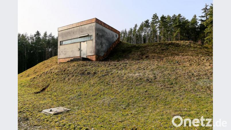 Neben dem bestehenden Hochbehälter am Westenberg bei Frotzersricht wird ein neuer entstehen. Die Leitungen zur Anbindung sind im Bau. Bild: Hösamer