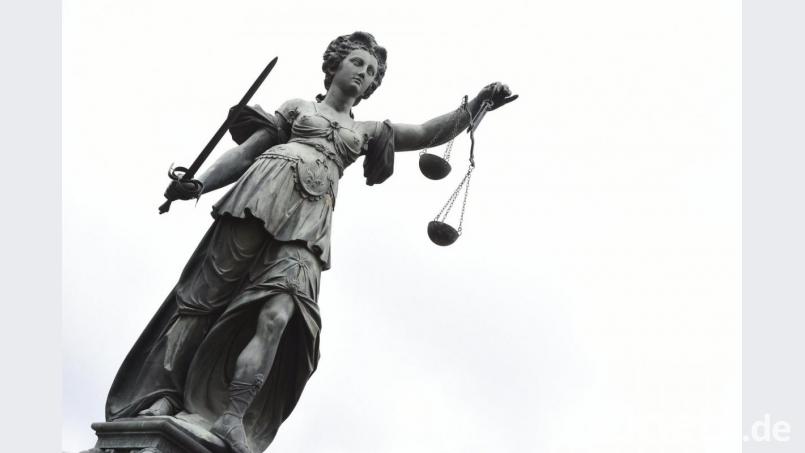 Eine Bronzestatue der römischen Göttin der Gerechtigkeit, Justitia. Symbolbild: Arne Dedert