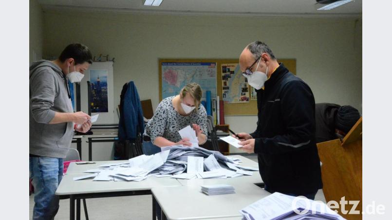 Die Wahlhelfer in der Realschule. Bild: Kunz