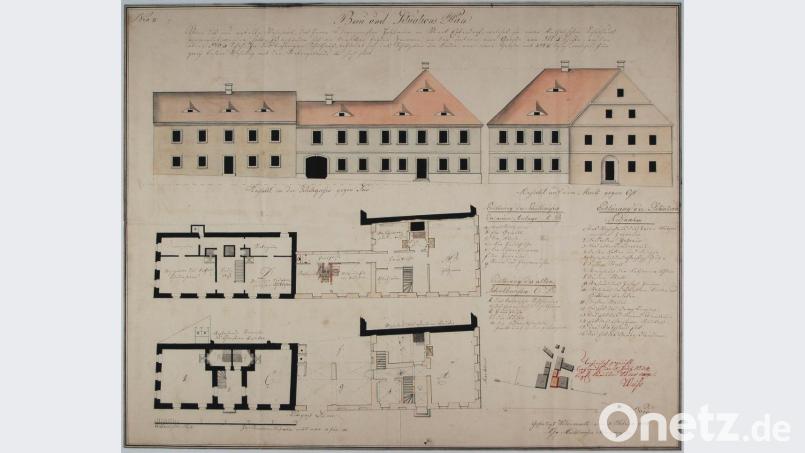 Ein Plan aus dem Staatsarchiv Amberg zeigt die Absicht, neben dem Simultanschulhaus (links) die Schule über einen Zwischenbau zum Anwesen Marktplatz 5 zu erweitern. Die Ausführung scheiterte letztendlich am Geld. Repro: njn