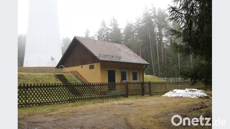 Der Hochbehälter der Wasserversorgung Gleiritsch, die das kostbare Lebensmittel aus Pfreimd bezieht, steht am Großen Kulm. Wegen einer Unterdeckung kam der Gemeinderat um eine Erhöhung der Wassergebühren nicht mehr herum. Bild: akp