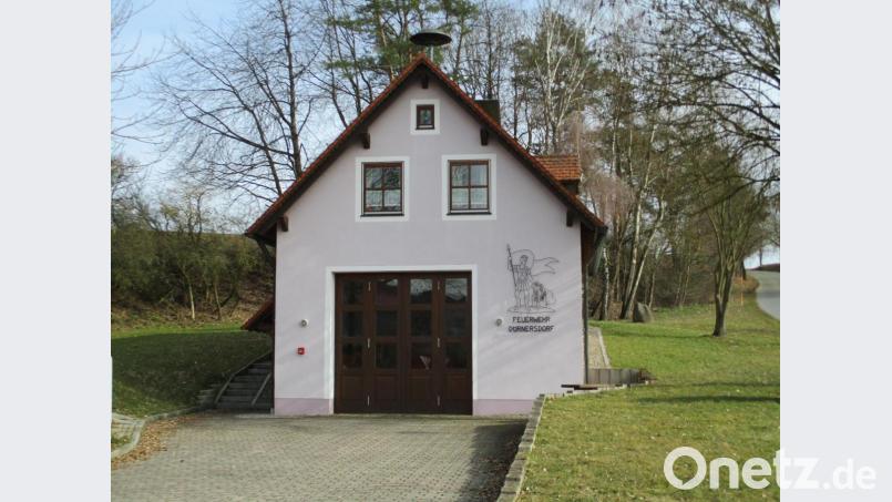 Die momentane Finanzlage der Gemeinde gestattet derzeit keinen Ankauf eines Mannschaftstransportwagens für die Feuerwehr Dürnersdorf. Die Feuerwehrleute müssen sich noch einige Zeit gedulden. Bild: bnr