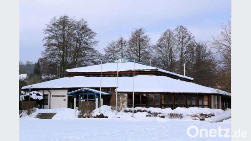 Wieder benutzbar ist die Steinwaldhalle. Die recht umfangreichen Sanierungsarbeiten sind abgeschlossen. Die nächste Gemeinderatssitzung kann deshalb wieder an gewohnter Stelle stattfinden. Archivbild: bsc