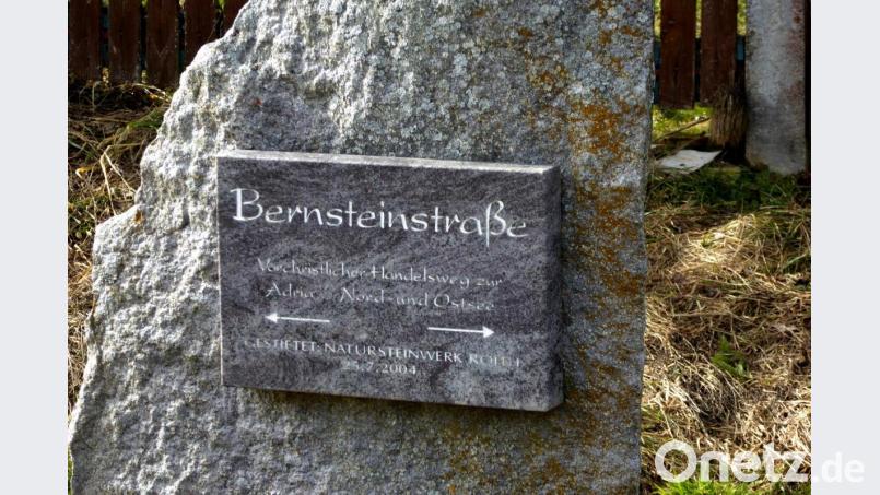 Tafel am Granitstein am Anfang des Naturetrlebnisweges Klingenbachtal Bild: fsb