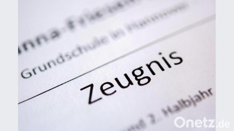 Am Freitag erhalten die Schüler in Weiden und im Landkreis Neustadt/WN ihre Zwischenzeugnisse. Mangels Präsenzunterricht werden sie wohl mit der Post verschickt werden. Symbolbild: Hauke-Christian Dittrich