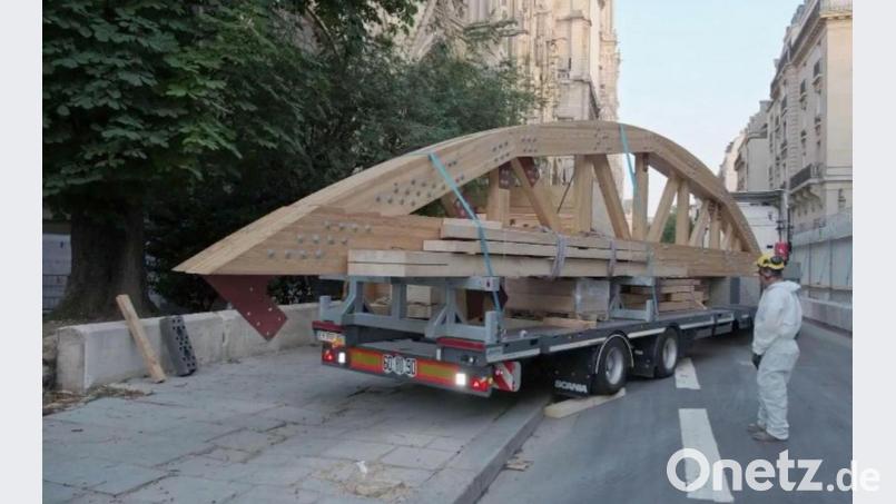 Auch bei den Wiederaufbauarbeiten an der Kathedrale Notre-Dame in Paris kommt ein Auwärter-Produkt wegen seiner Wendigkeit zum Einsatz. Bild: Auwärter/exb