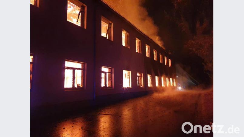 Die Ermittlungen zur Ursache des Großbrands dauern noch an. Bild: ILS Hochfranken