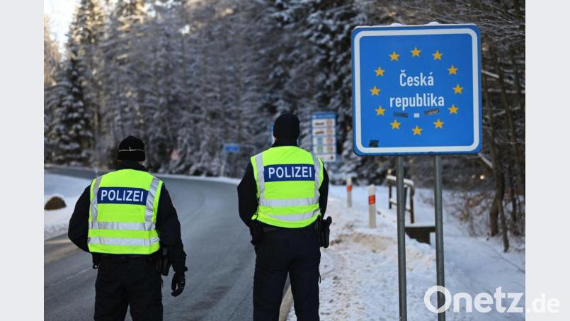 Im Streit um die deutschen Grenzkontrollen in der Corona-Krise weist die Bundesregierung die Kritik der EU-Kommission entschieden zurück. Symbolbild: Matthias Balk/dpa