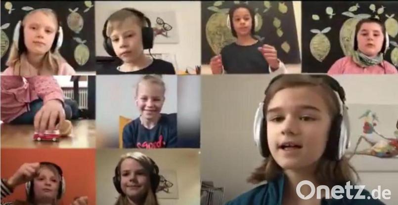 Die Chorwürmer singen die Lockdown-Tristesse weg. Ihre Version von "Lemon Tree" macht inzwischen auch bei Youtube Eindruck. Screenshot: Youtube.de/Weidener chOHRwürmer