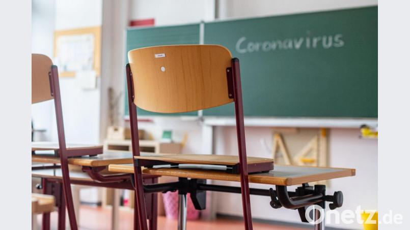 Symbolbild: Ein leeres Klassenzimmer an einer Grundschule. Bild: Armin Weigel