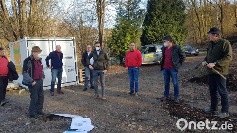 Nicht leicht hatten es die Mitglieder des Moosbacher Bauausschusses bei der Einteilung des neuen Wirtschaftsbetriebes im Kurpark.. Alle hoffen nun, dass bald neues Leben im Kur- bzw. Generationenpark einkehrt. Bild: gi