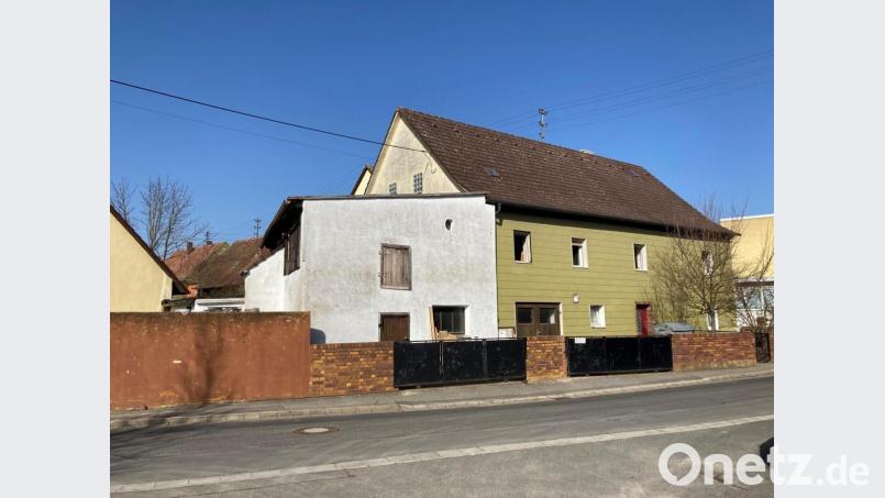 Das Gnan-Anwesen, ein exponiertes historisches Gebäude in der Vilsecker Altstadt, soll in den kommenden Jahren saniert werden. Der Bauherr Alfons Gnan erfährt nach eigenem Bekunden von der Stadt, aber auch dem Landkreis und der Denkmalschutzbehörde für diese Maßnahme viel Unterstützung. Bild: e