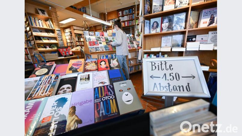 Nach den bereits erfolgten ersten Öffnungen bei Schulen und Friseuren sollen nach dem Beschluss der Bund-Länder-Runde nun in einem zweiten Schritt auch Buchhandlungen folgen - wenn die Inzidenzen stimmen. Bild: Arne Dedert