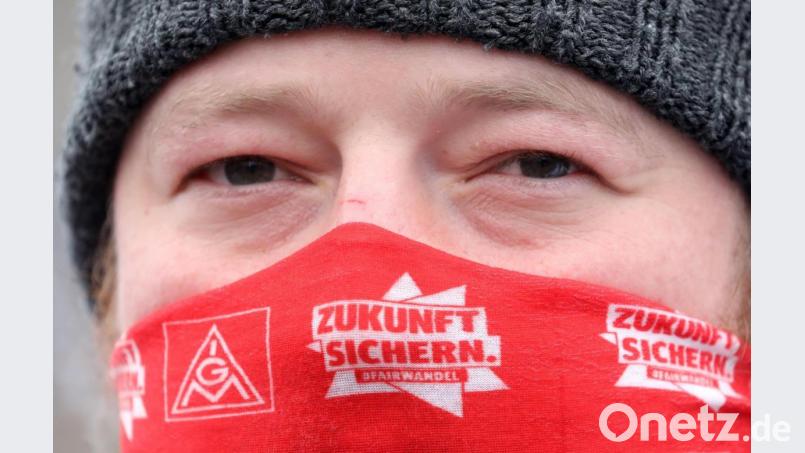 &quot;Zukunft sichern&quot; lautet das Motto in diesem Jahr für die Tarifverhandlungen der IG Metall mit den Arbeitgebern. Bild: Bernd Wüstneck/dpa-Zentralbild/dpa