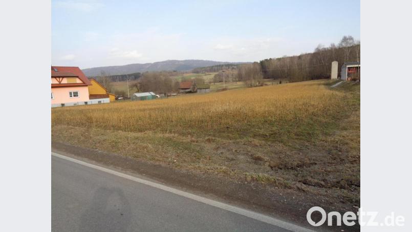 Unbebaute, aber bebaubare Grundstücke müssen zum Herstellungsbeitrag herangezogen werden. Ein Viertel der Grundstücksfläche dient der Berechnung. Bild: amö