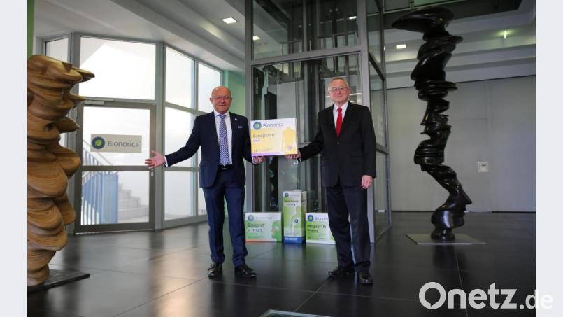 Bionorica Vorstandschef Michael A. Popp (links) und Vorstand Global Business Uwe Baumann vor der Bilanzpressekonferenz 2021 des Unternehmens. Bild: Bionorica SE/Sonja Wahler