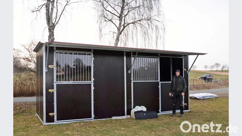 Mobile Ställe, die vom Bayerischen Staatsministerium gefördert werden, sollen den Nutztieren Sicherheit bieten. Bild: Fürk