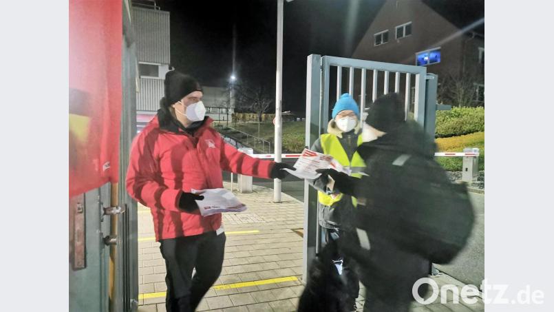 Coronabedingt wurde auf eine Kundgebung bei Siemens in Kemnath verzichtet, die Forderungen der IG Metall kamen aber bei den Beschäftigten trotzdem an. Bild: stg