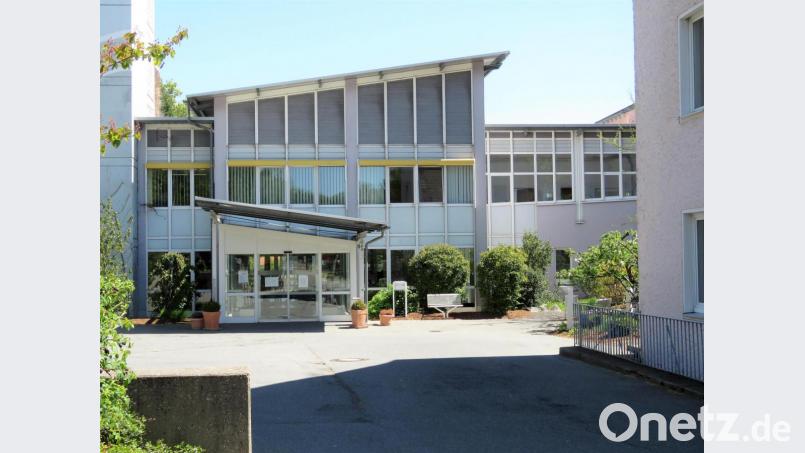 Der Betrieb in der Geriatrie in der Steinwaldklinik Erbendorf läuft unter strengen Coronabedingungen weiter. Aktuell ist kein Coronafall auf der Station. Bild: ubb