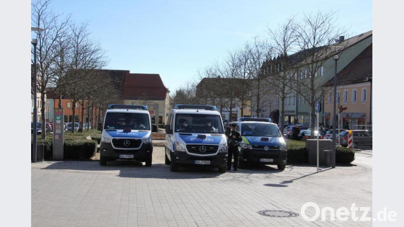 Eine starke Polizeipräsenz war am Samstag in Tirschenreuth. Bild: kro