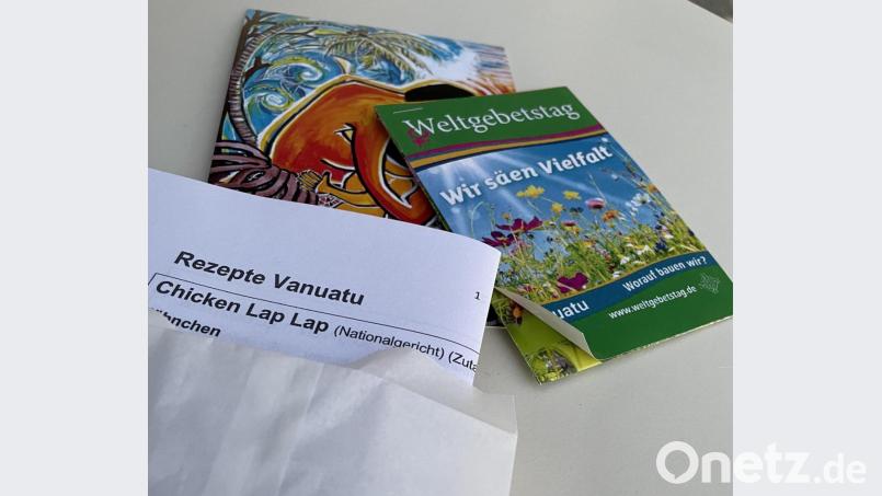 Zur Erinnerung an den Ausnahme-Weltgebetstag wurden die Andachtsbesucherinnen mit einem kleinen Päckchen verabschiedet, in dem sich unter anderem auch ein Tütchen mit Blumensamen für einen insektenfreundlichen Garten befand. Bild: ads