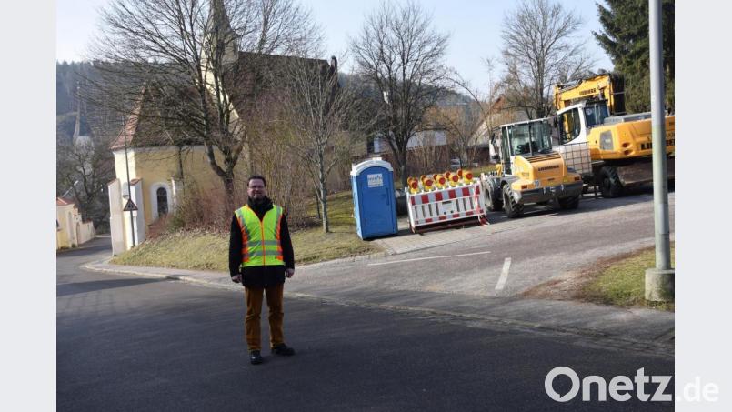 Auf 3,7 Millionen Euro ist der Ausbau der Gemeindeverbindungsstraße von Hohenburg bis Ödallertshof veranschlagt. Die Arbeiten beginnen laut Bürgermeister Florian Junkes schon in dieser Woche. Umleitungen werden eingerichtet. Bild: bö
