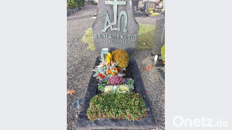Grabstein Dr. Klein am Tirschenreuther Friedhof. Im Jahr 2019 löste der Sohn Hans-Georg das Grab des Vaters am Friedhof auf, nach 50 Jahren. Archivbild: tsp