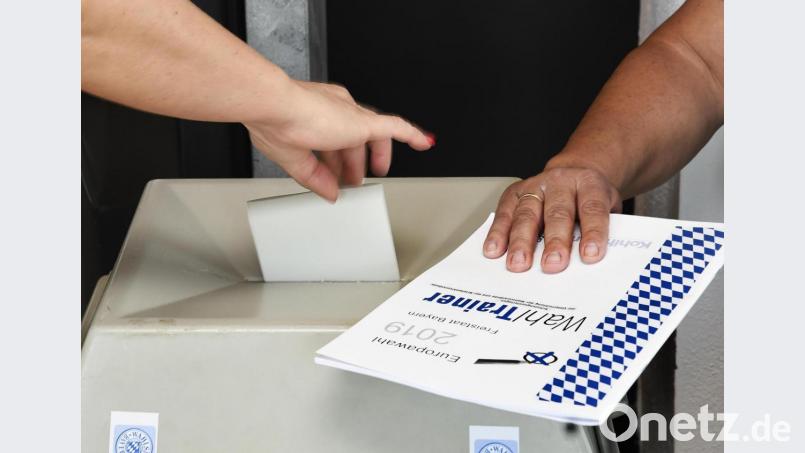 Außerhalb des normalen Turnus sind rund 2700 Poppenrichter am Sonntag, 14. März, zur Wahl aufgerufen. Es geht um die Neubesetzung des Bürgermeister-Postens. Archivbild: Petra Hartl