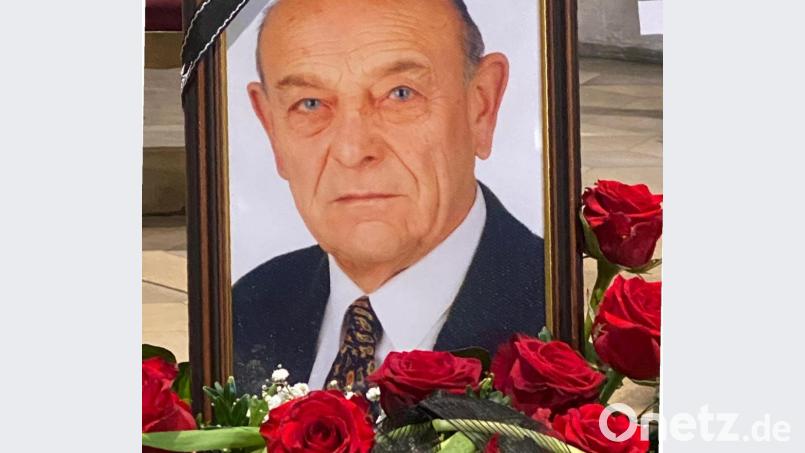 In bewegenden Worten wurde beim Trauergottesdienst in der Stadtpfarrkirche das Lebenswerk Helmut Roßmanns gewürdigt. Bild: Völkl