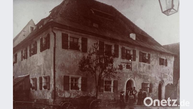 Das Bäcker-Uller-Haus um das Jahr 1913. Seine Größe und das äußeres Erscheinungsbild haben sich im Lauf von 300 Jahren, in denen die Bäckerei Roth besteht, mehrmals gewandelt. Archivbild: wku