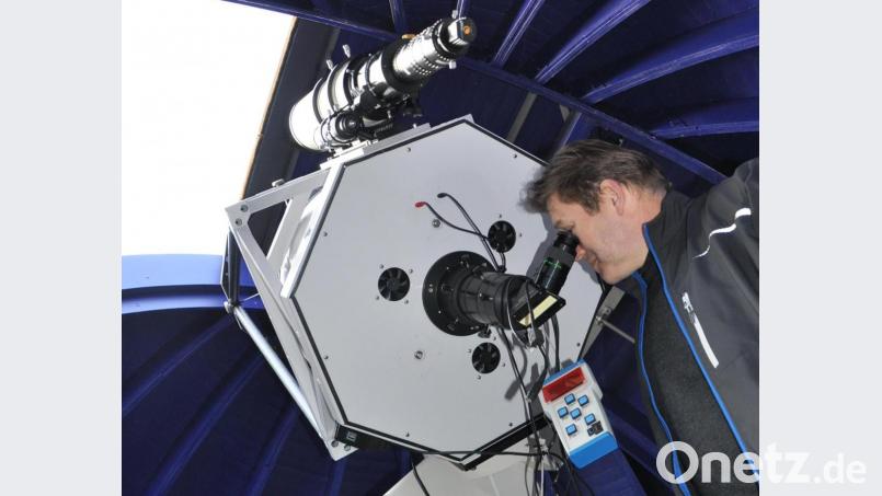 Sternwarten-Leiter Peter Postler und das Team der Astro-AG haben für den Tag der Astronomie am Samstag, 20. März, einiges vorbereitet. Bild: ws