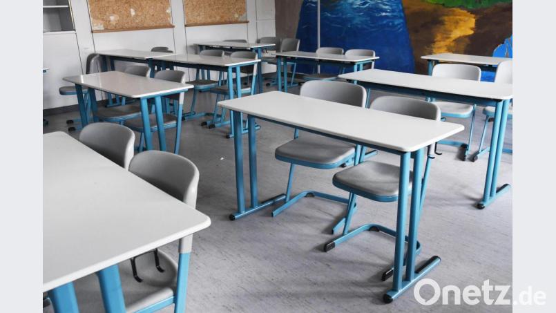 Die Schulbänke werden sich ab Montag im Landkreis Neustadt wieder füllen. Abschlussschüler dürfen zurück in den Präsenzunterricht. Archivbild: Gabi Schönberger