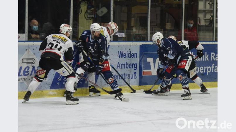 Die Blue Devils (Szene aus einer Partie gegen Memmingen) haben noch ein Spiel in der Hauptrunde zu absolvieren, dann geht&#039;s in die Pre-Play-offs. Archivbild: gb
