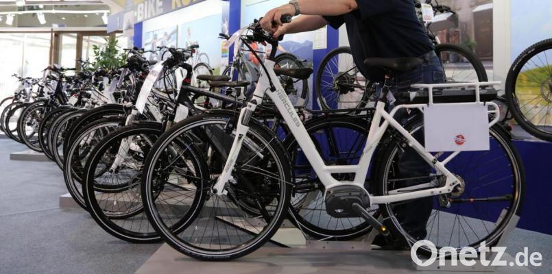 Die Händler bekommen nicht so viele Räder her wie sie bräuchten. Das Interesse an E-Bikes ist immens. Bild: Gerhard Götz