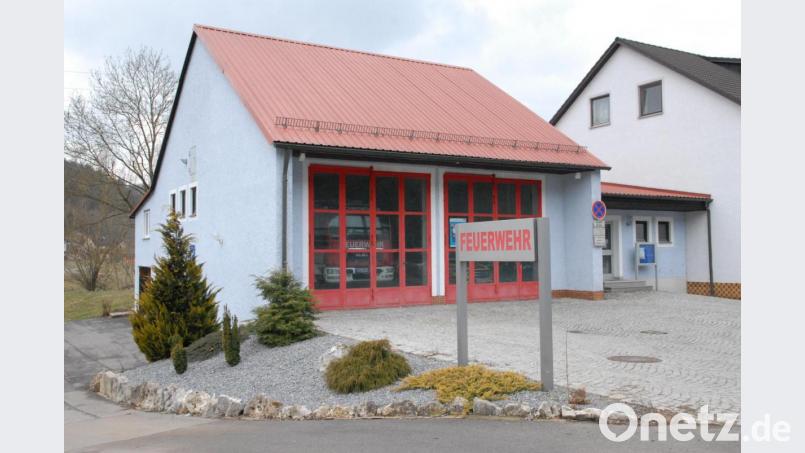 Der Zahn der Zeit nagte in den vergangenen 40 Jahren gewaltig am Gerätehaus der Feuerwehr Schmidmühlen. Das Ergebnis einer Ortsbegehung: Es besteht dringender Handlungsbedarf. Bild: pop