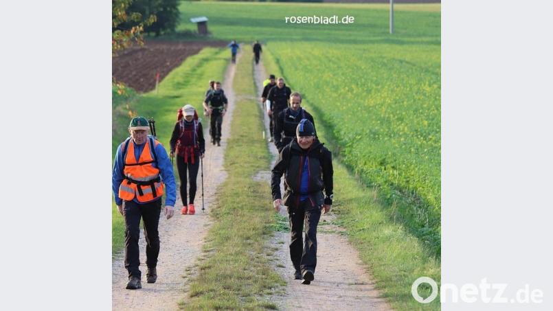 Im Wandertempo geht es am 19. Juni durch den westlichen Landkreis Amberg-Sulzbach. Bild: Christian Koch/exb