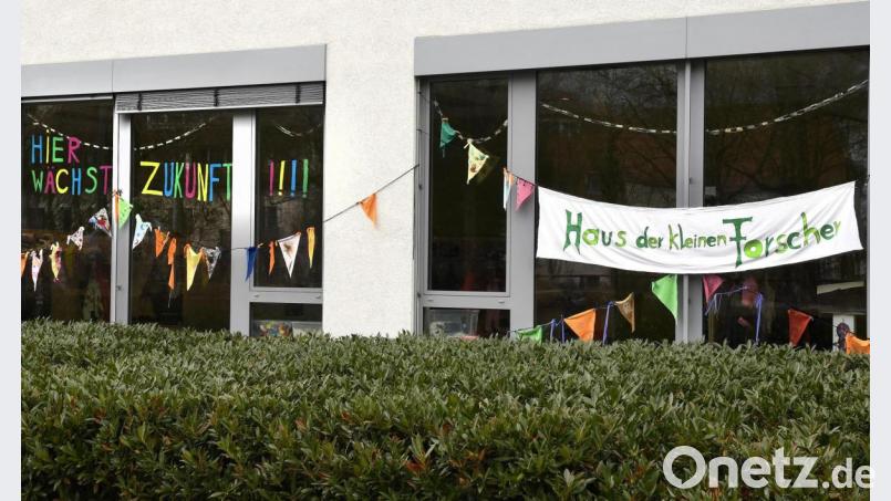 Die bunten Wimpel und Banner der Freundschaft sind vom Kaiser-Wilhelm-Ring aus nicht zu übersehen. Bild: Petra Hartl