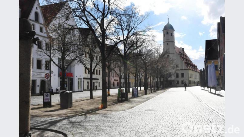 Gähnende Leere am Unteren Markt in Weiden. Die Hauptaufgabe des Stadtmarketingvereins bleibt es weiterhin, mit Aktionen &quot;Frequenz&quot; in die Stadt zu bringen. Bild: Gabi Schönberger