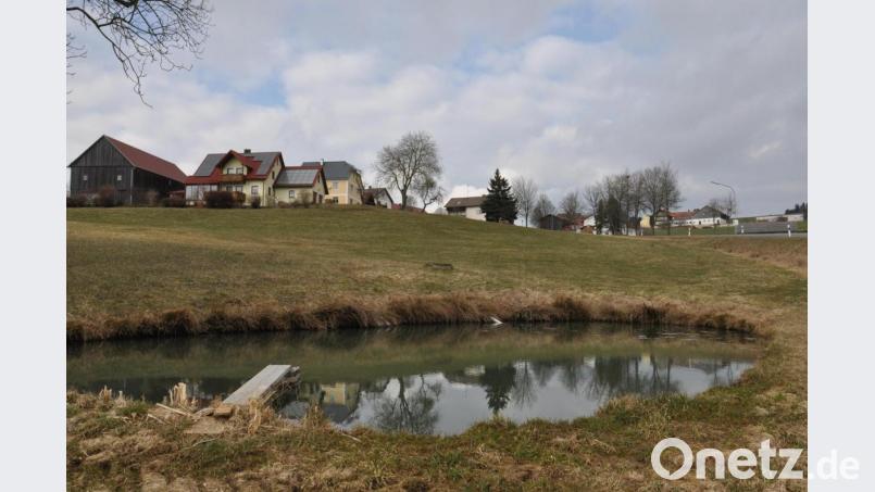 Die Hanglage in Rosall macht das Bauen nicht leicht. Doch ohne Bebauungsplan geht nichts. Nach der ersten Auslegung werden jetzt die eingegangenen Anmerkungen und Vorschläge eingearbeitet. Bild: ws