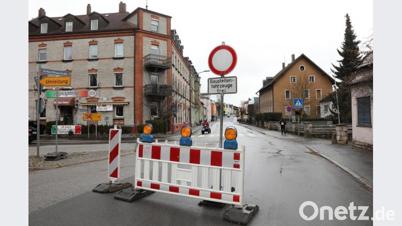 Die Schlachthausstraße in Amberg ist seit Montag bis zum Schießstätteweg gesperrt. Laut Angaben der Stadt wird das bis 18. Juni so bleiben. Bild: Wolfgang Steinbacher